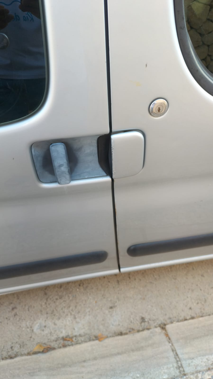 Apertura de coche sin llave — Cerrajero Alicante